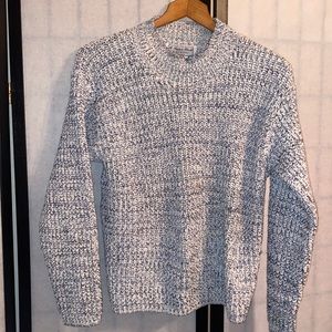 A Knitch Above Sweater Size M